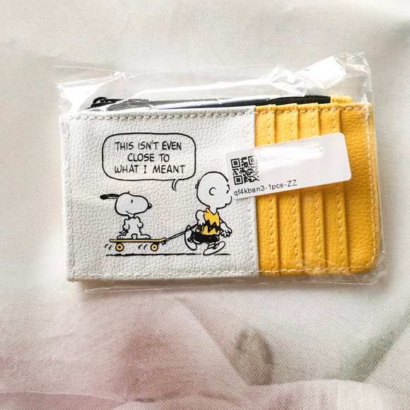 Peanuts snoopy Charlie Brown cartoon wallet card coin ID holder yellow w… - Picture 2 of 7